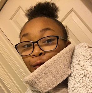 Meet your Posher, Elise